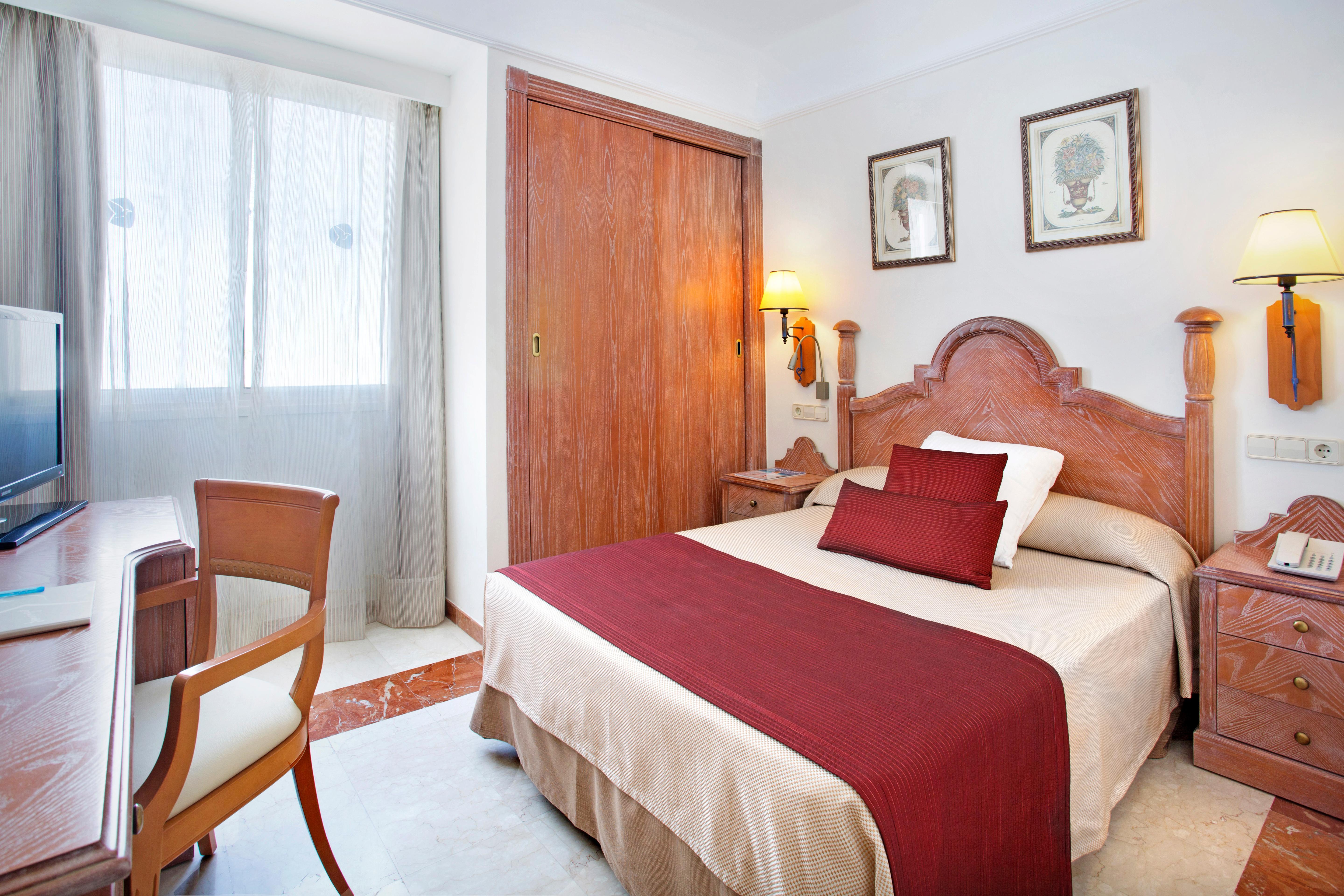 Grupotel Cala San Vicente Sant Joan De Labritja Esterno foto A room at the hotel