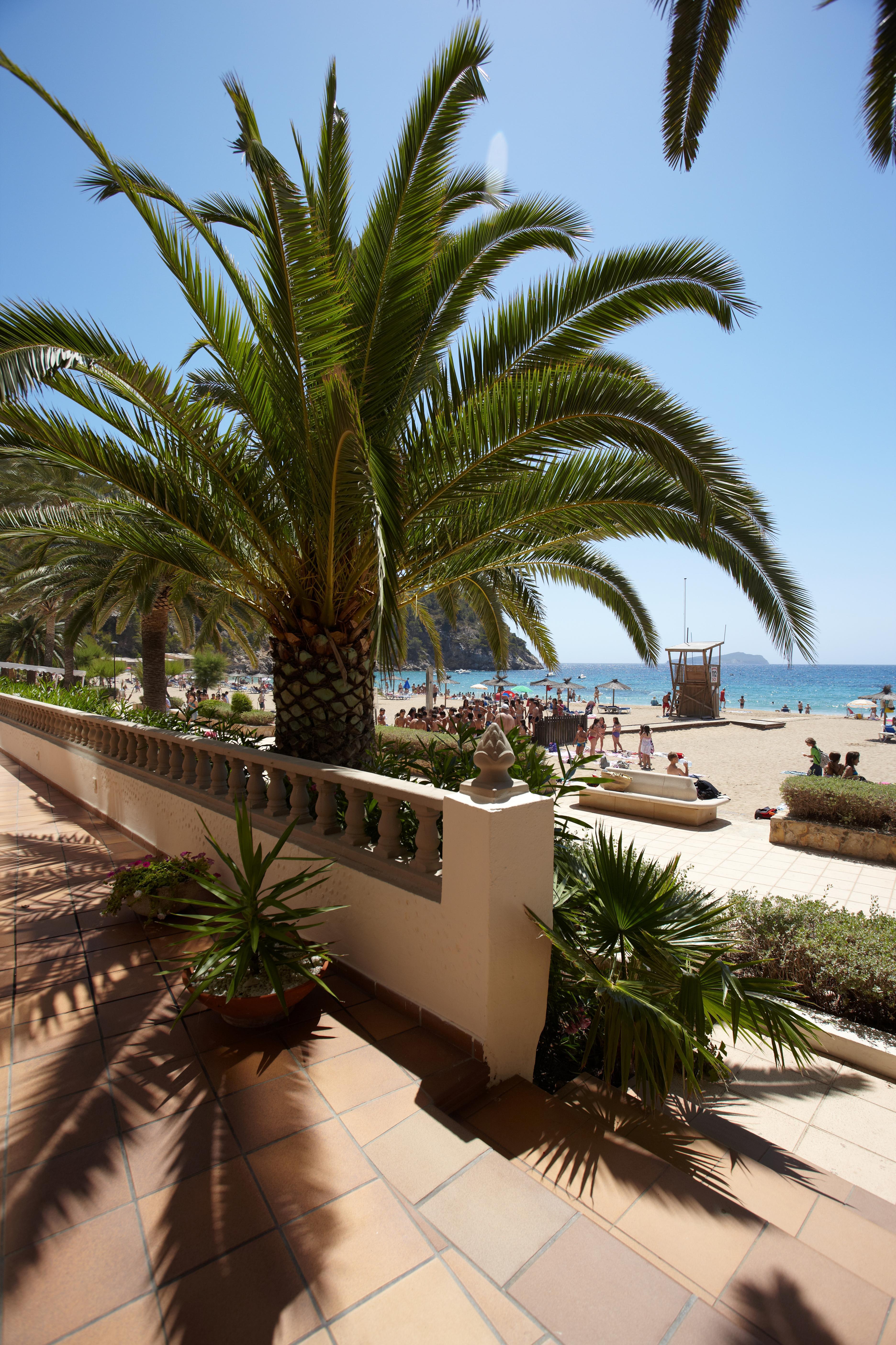 Grupotel Cala San Vicente Sant Joan De Labritja Esterno foto The beach of Portals Nous