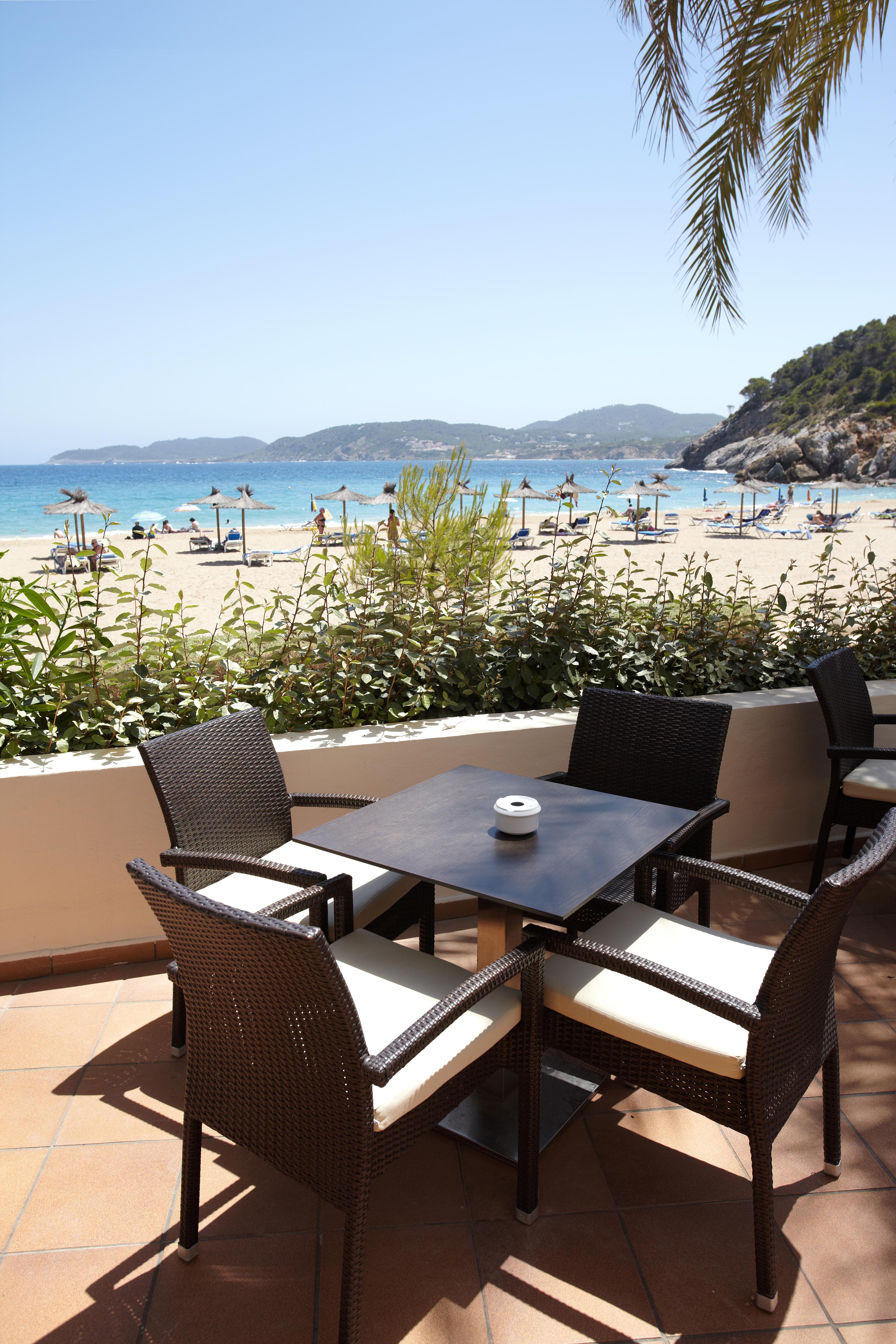 Grupotel Cala San Vicente Sant Joan De Labritja Esterno foto Beachfront terrace at the hotel