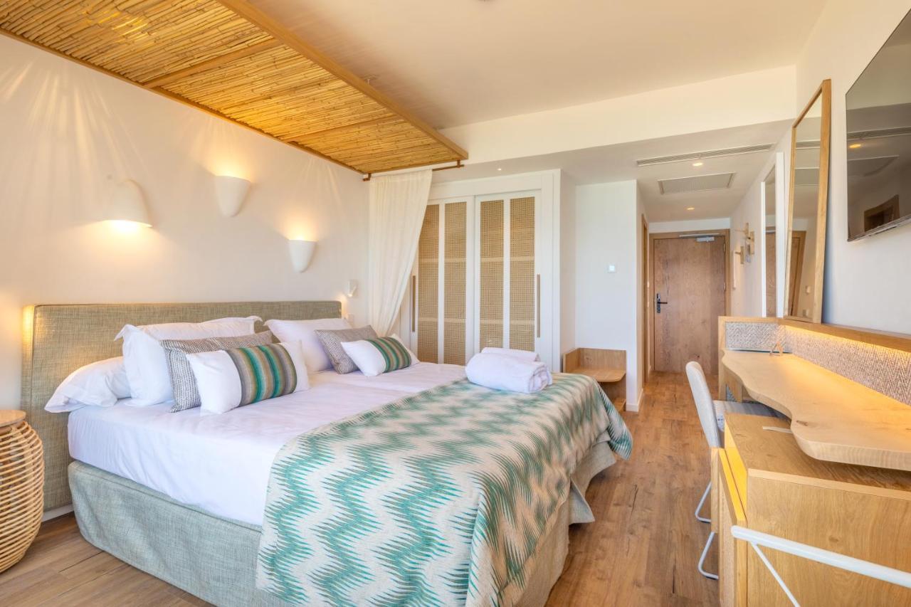 Grupotel Cala San Vicente Sant Joan De Labritja Esterno foto A room at the hotel