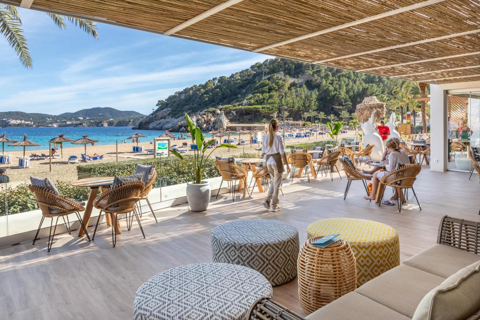Grupotel Cala San Vicente Sant Joan De Labritja Esterno foto Beach Club at the Hotel Cap Rocat