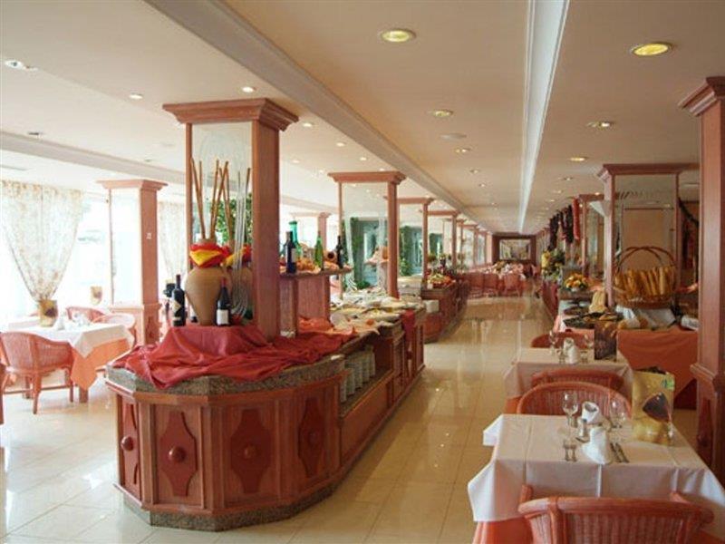 Grupotel Cala San Vicente Sant Joan De Labritja Esterno foto The restaurant