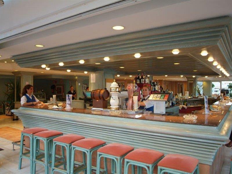 Grupotel Cala San Vicente Sant Joan De Labritja Esterno foto A bar at the airport
